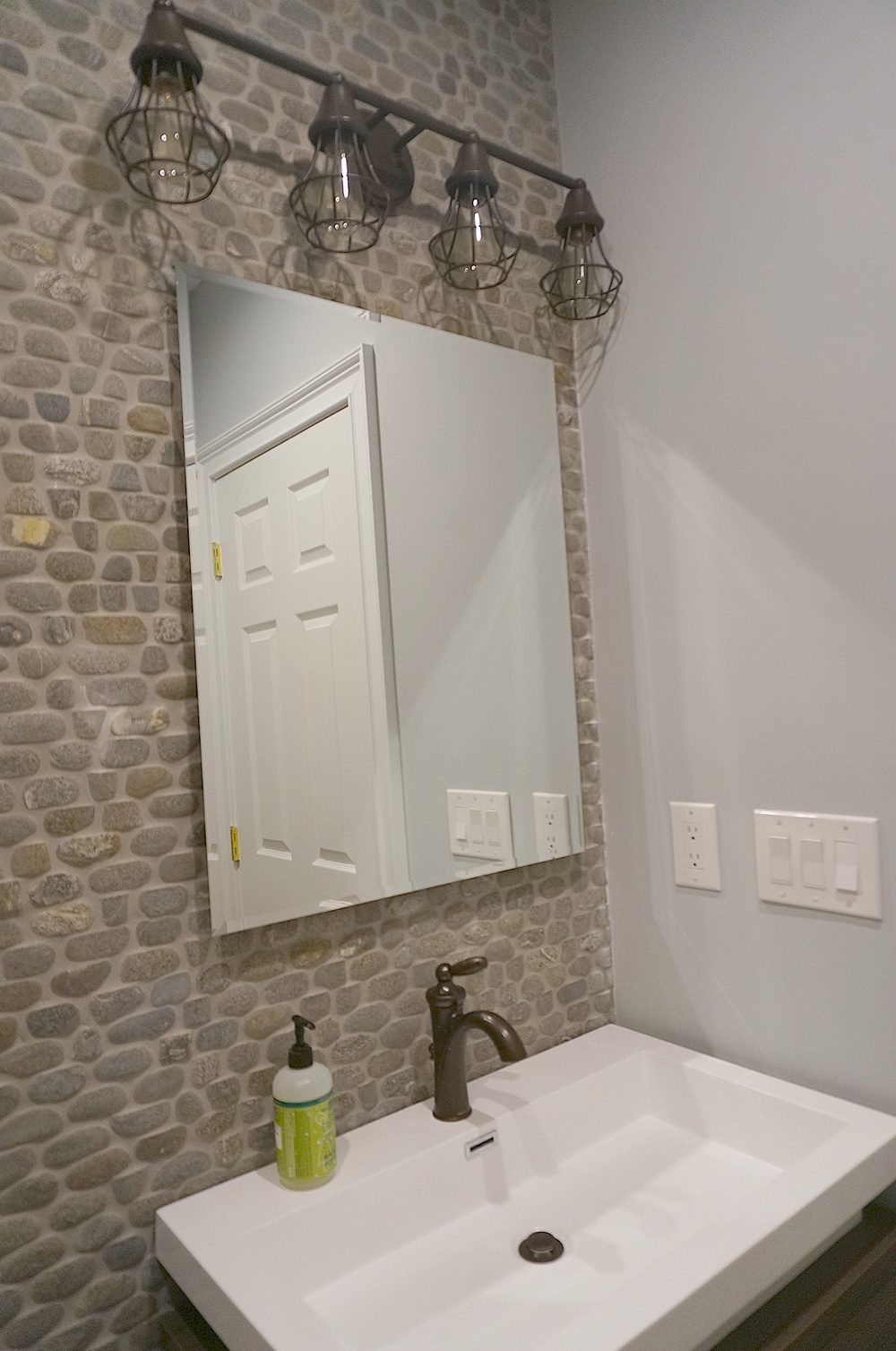 Mangle-Cecilia-bathroom3d-1