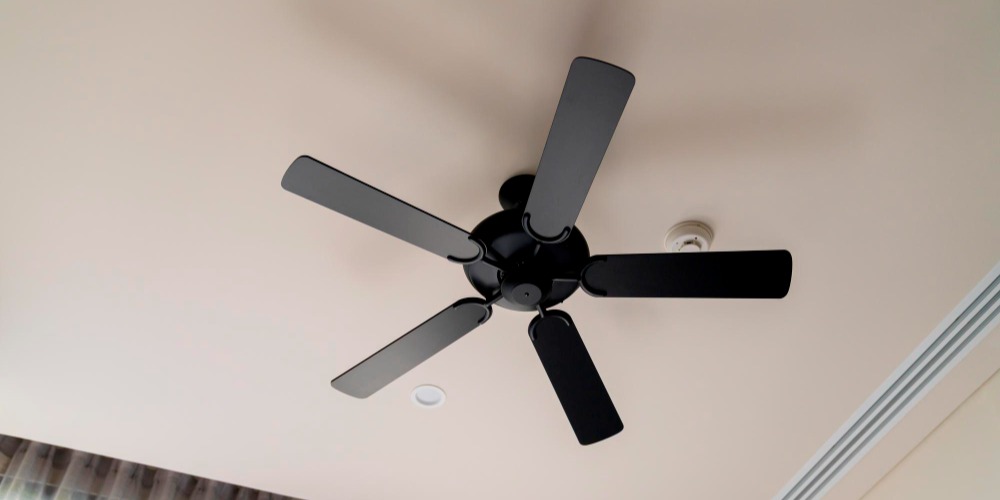 moving-ceiling-fan-hotel-roomindoor-hanging-decorate-ceiling-fan-install-bedroom-hotel-interior-design